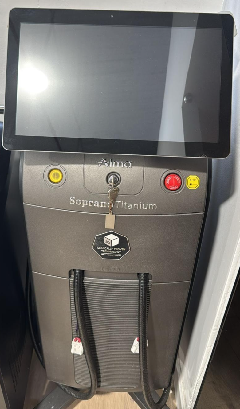 ✅Alma Soprano Titanium Laser Hair Removal Machine + 2 Handpieces Great Condition